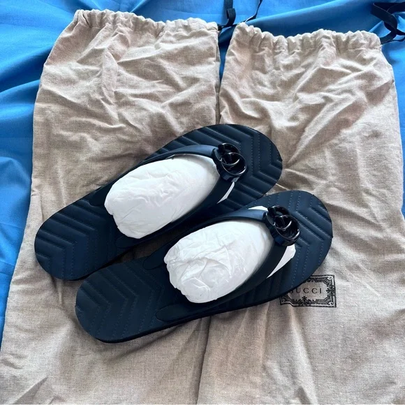 Gucci GG Black Chevron Flip Flops size 39 - Picture 5 of 9